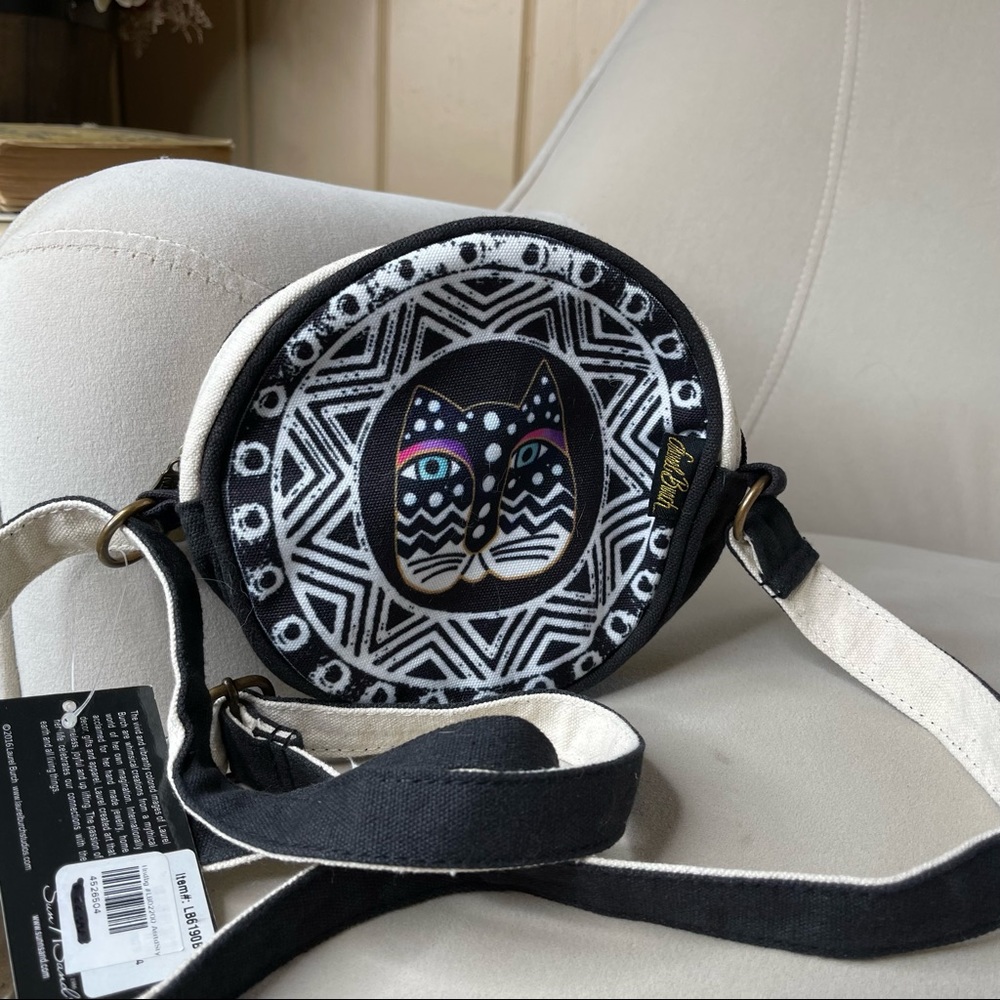 New! LAUREL BURCH Round Crossbody Bag BLACK WHITE CAT KITTEN FACE Shoulder Purse - Picture 2 of 3